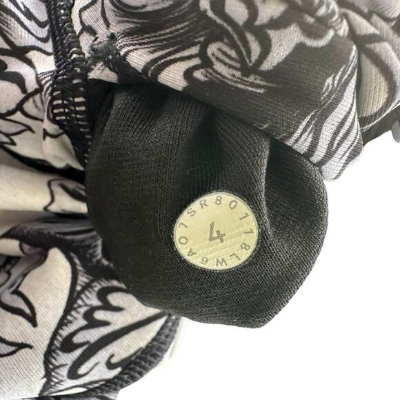 Lululemon Wunder Under Crop Size 4 Hi-Rise 21" Hanakotoba Starlight Purple Black - Picture 5 of 6